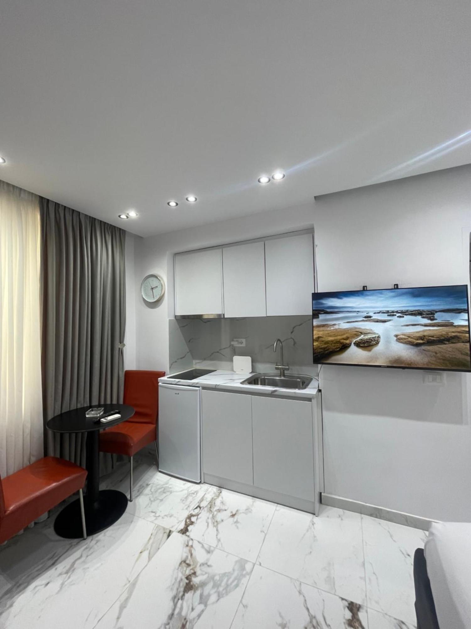 Midnight Apartments Tirana Exterior photo
